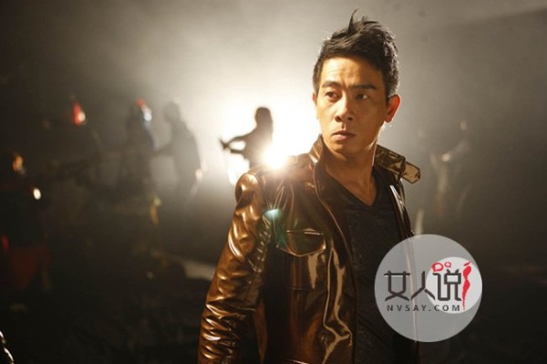 陈小春老婆背景 老牛情陷娇妻兄弟郑伊健当众吐心声