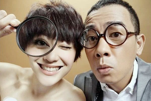 应采儿和陈小春的爱情却被人看作是妻管严,陈小春好男不跟女斗!