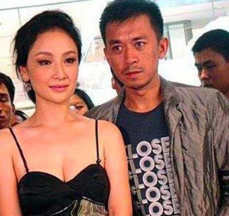 王学兵近照,与现任妻子同框像父女,四任女友中范冰冰最漂亮