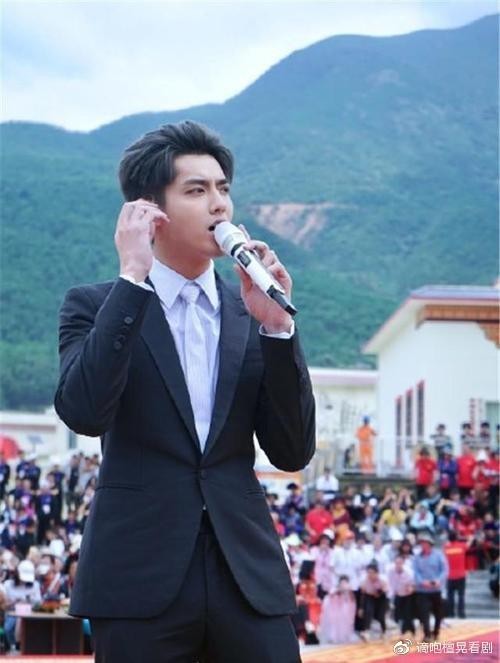 吴亦凡安保公司回应，与“抗洪战士”肢体接触纯属误会，道歉！