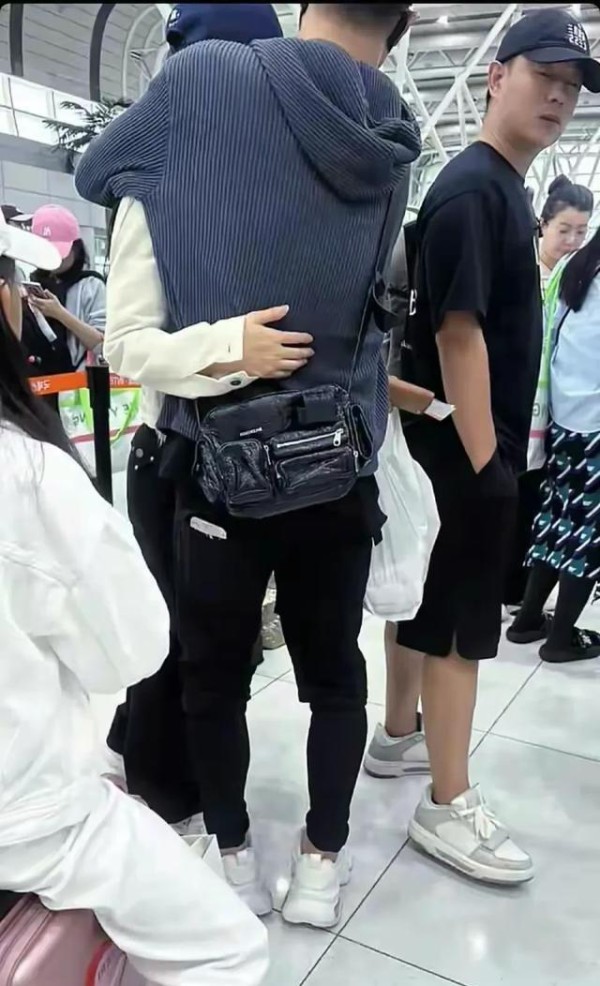 章子怡陪娃追星引发热议:母爱与家庭关系的展示