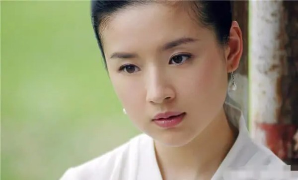 王大治不为人知的背景被扒,简直太厉害!网友:难怪董洁能亲下去