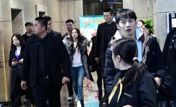 女明星的男保镖张狂, 赵丽颖表弟一个工作, 其他保镖尴尬了