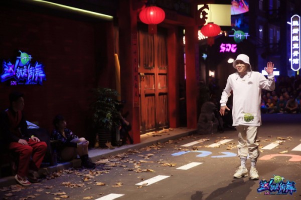 与黄子韬逗趣互动引热议？ 杨文昊：他很酷，也挺真实