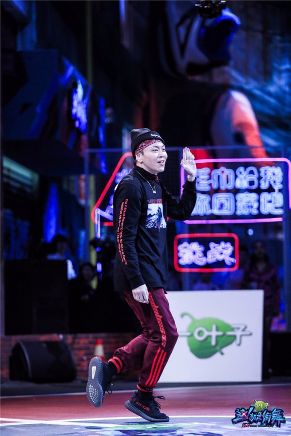 与黄子韬逗趣互动引热议？ 杨文昊：他很酷，也挺真实