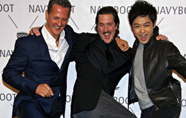 舒马赫苏醒认妻子 脑部受创复原指日可待