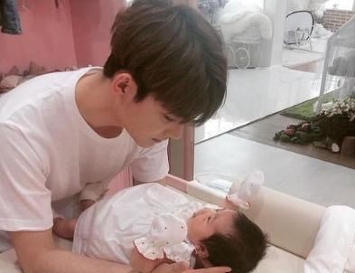 相差18岁的中韩“母子恋”,本不被看好,现状却让人羡慕