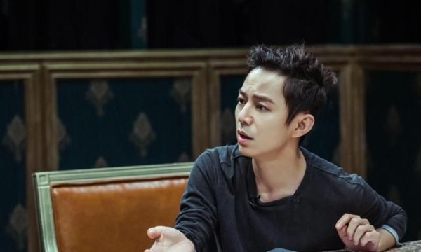 何炅怎么了?接连两次被撕,一次因为肖战,一次因为欧阳娜娜