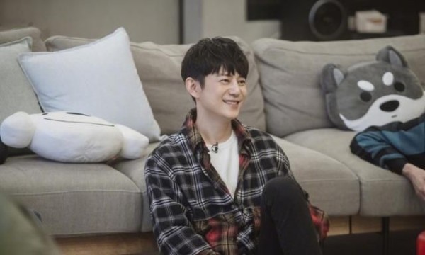 何炅怎么了?接连两次被撕,一次因为肖战,一次因为欧阳娜娜