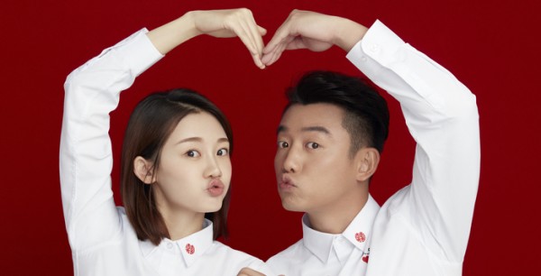 郑恺夫妇合体为女儿庆百天,给娃拍照画面温馨,“女儿奴”实锤了