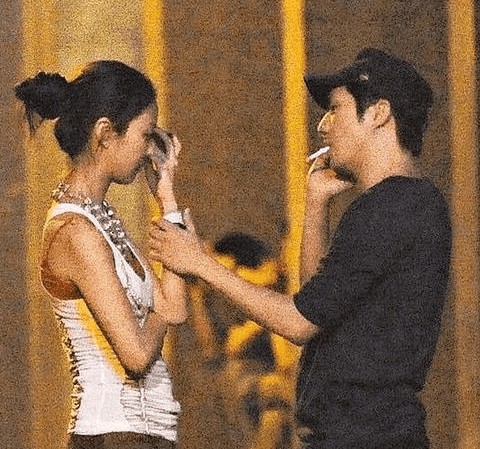 郑恺分手原因是移情别恋, 女方曾和房祖名传过绯闻还为他自残过