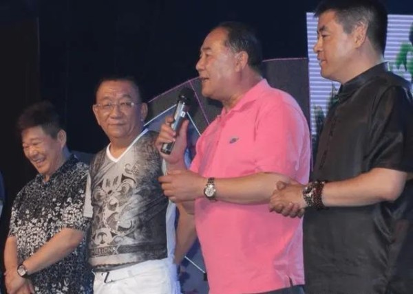 侯耀华门徒魏三，向娇娇磕头你不配做我徒弟，我也不配当你师父