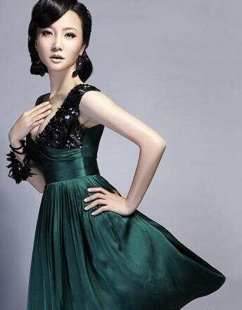 43岁大陶红恋情遭网友曝光 准老公是影视大鳄