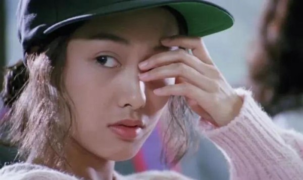 卧底生涯与爱情:星爷与朱茵的关系探索