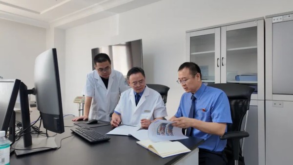 2021年7月6日，大连市检察院司法鉴定中心对尸检报告进行文案审查。