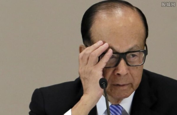 李兆基和李嘉诚恩怨 李兆基和李嘉诚谁有钱