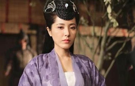 出道18年不火,是章子怡同学,三位前男友都是影帝,今42岁仍单身