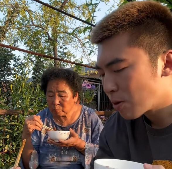 曾经的金童玉女！田姥姥和可心的爱情变成骂战，真相一波三折