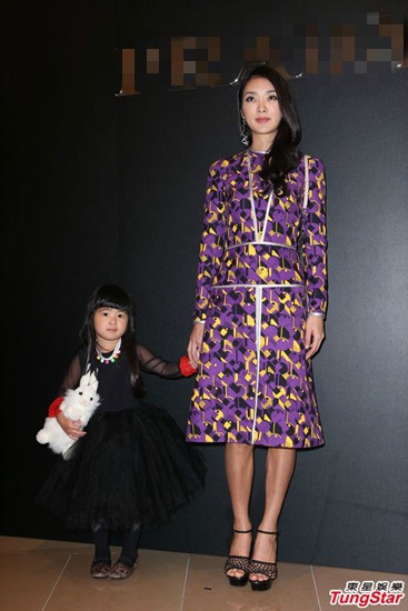 曹格妻子吴速玲与“姐姐”