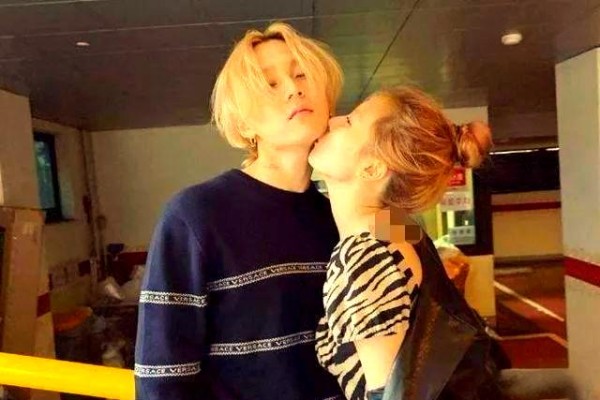 从音乐到情感：金泫雅与金晓钟的合作签约与关系揭秘