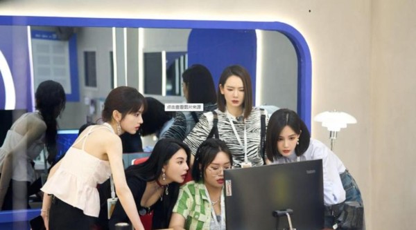 男人看男人的眼光果然毒辣,聊孟子义李昀锐第三次合作时,他一句话道出真相,解释两人关系变化背后原因