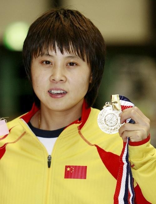 最牛奥运冠军 喝酒打架顶撞教练 开公司赔千万走穴赚钱