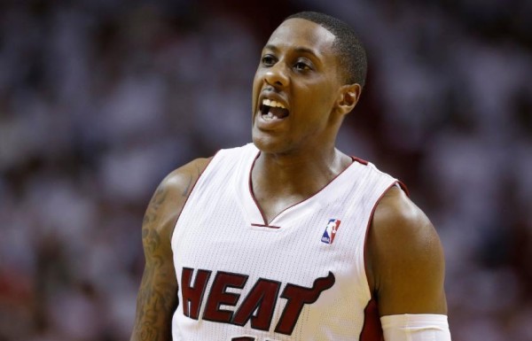 詹姆斯·哈登与斯佩茨：争议中的NBA爱情剧情