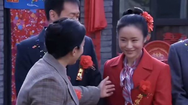 三个儿子同一天结婚,娶的媳妇一个赛过一个