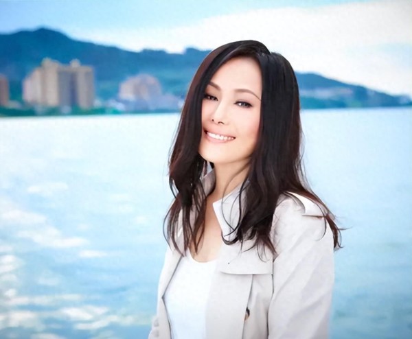 江蕙患癌,费玉清发声回应,丁克的他曾深情告白:要葬在江蕙墓旁