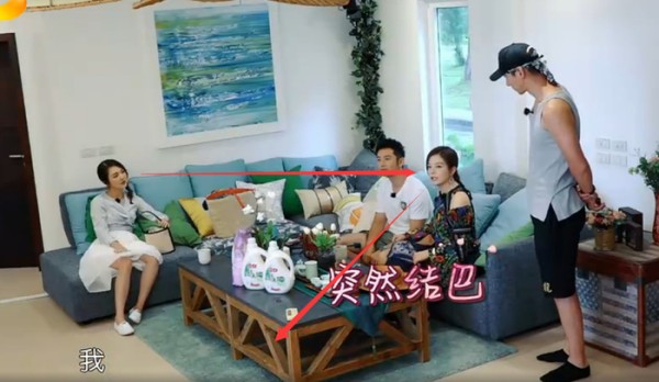 大厨靳梦佳临危受命,赵薇却被批“假惺惺”,明星也分三六九等?