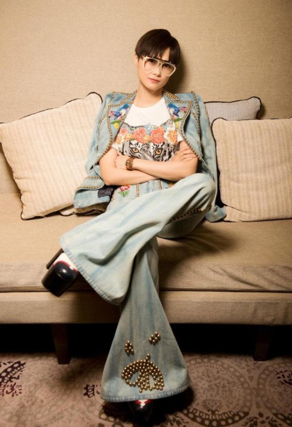 娱乐圈女星都爱喇叭裤,有人穿上美如画,有人穿后变大妈!