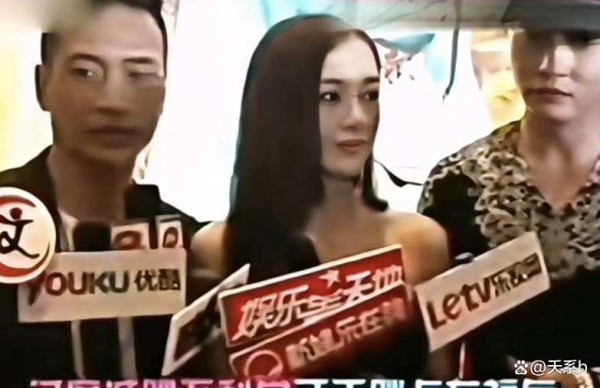 现在明白了，于正每次受委屈时，何晟铭都默默守护着他