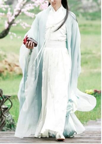 于朦胧是谁旗下的艺人？于朦胧是杨幂公司的吗？