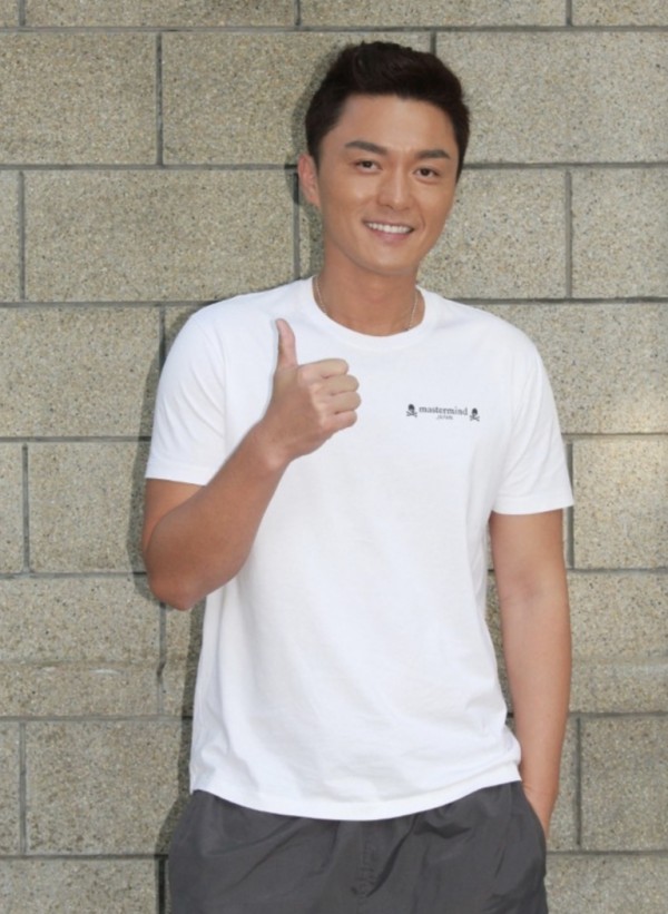 王晶为TVB拍港版《华灯初上》,证实杨明做男一,陈法蓉受邀演出