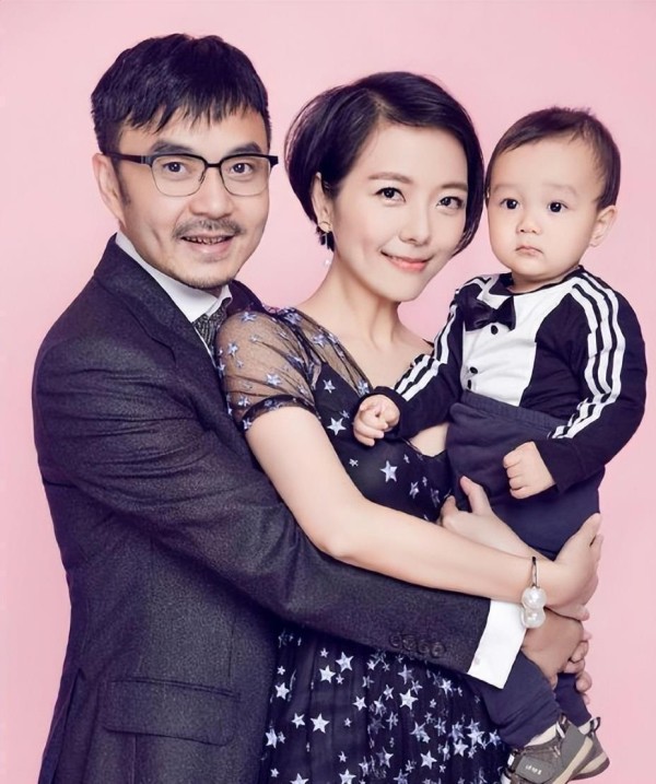 巨额财富买不到病房陪伴：汪涵夫妇的婚姻给所有明星夫妻上了一课