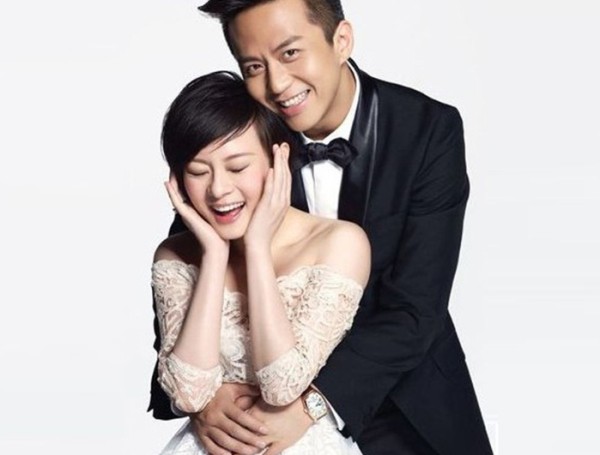 他出道20年零绯闻,28岁娶了女老师,今连生3胎成人生赢家!