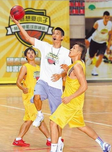 [篮球]林书豪回台湾想念夜市 没机会去