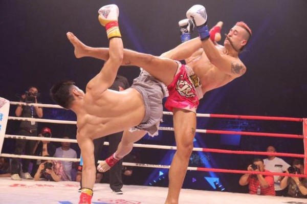 太极雷雷：韩飞龙奉献今年最佳KO，舍身回旋踢爆发力超邱建良