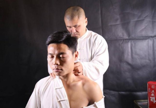 太极雷雷：韩飞龙奉献今年最佳KO，舍身回旋踢爆发力超邱建良