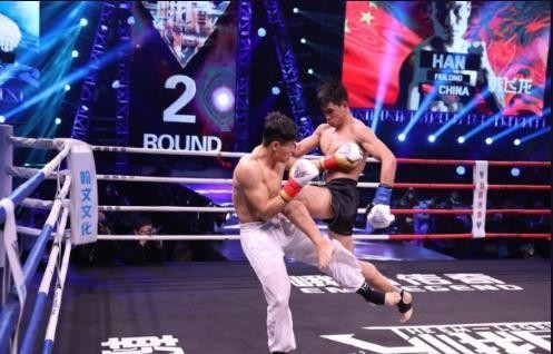 太极韩飞龙神话再次破灭, 惨遭二流泰拳手顶膝险些被KO出局