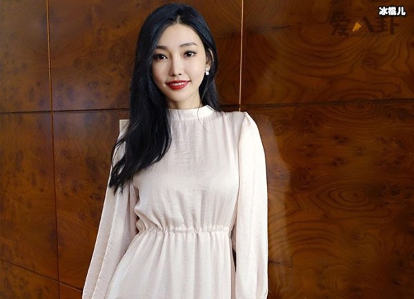 童菲是如何出道的