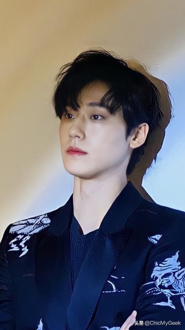 韩国演艺圈大孝子!当明星赚钱是为家还债,照顾身心障碍弟弟