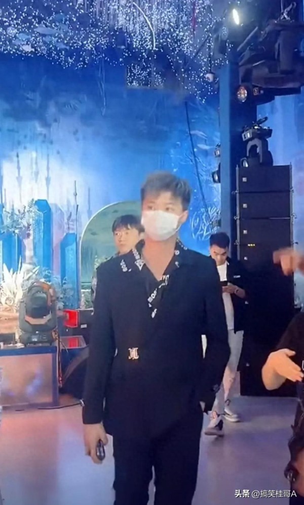 许华升为什么认识那么多明星