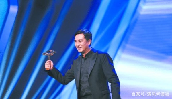 张嘉译再次出演爸爸角色,继父身份充满尴尬