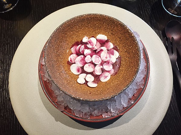 绿蚂蚁、袋鼠、鳄鱼……世界排名第一的餐厅就给我吃这些