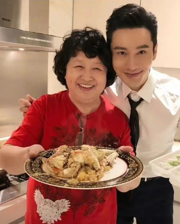 黄晓明与叶珂:从家宴到新恋情的豪门新篇章