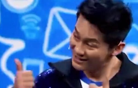 李晨因范冰冰被out出局,谁注意到角落里他的表情?信息量巨大