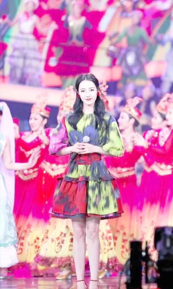 星河璀璨:知名女星齐聚央视国庆特别节目