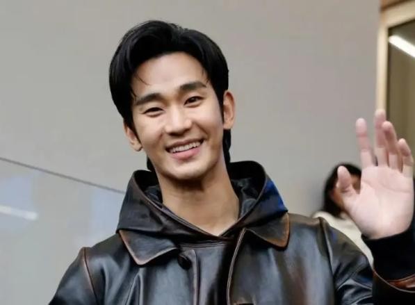 金秀贤深陷“恋童”质疑:与未成年女星关系成谜,网友呼吁彻查