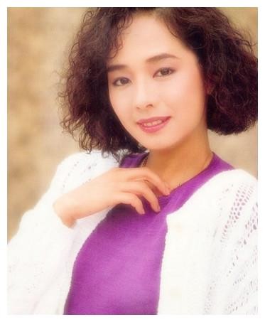 曾拒绝张国荣求婚,因一剧走红,头婚嫁富豪,三婚嫁导演,今成这样